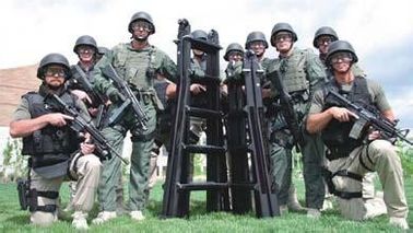 บันไดโจมตีทางยุทธวิธี Flexble สำหรับการบังคับใช้ทางทหาร / หน่วย SWAT / กฎหมายความสูงส่วนต่อขยาย 2.4 ม
