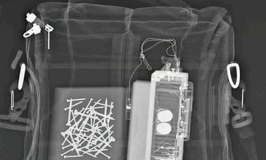 สแกนเนอร์เอ็กซ์เรย์กระเป๋าสัมภาระ AC 220V 50Hz 4,000 พัลส์สำหรับตรวจสอบอุปกรณ์อิเล็กทรอนิกส์