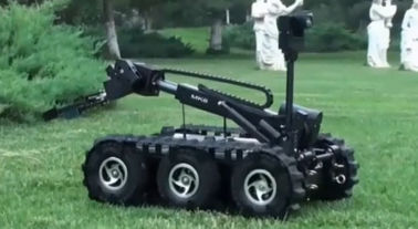 หุ่นยนต์กำจัดทิ้งแม่นยำสำหรับเครื่องจักรที่มีความสามารถในการโหลด 140 กก. สีดำ